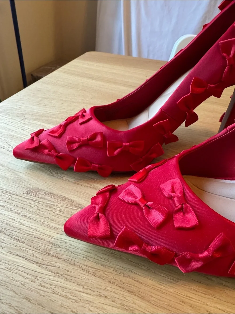 Gianni Bini Red Satin Bow Heels Pointed Toe Pumps Size 8M